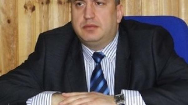 rectorul universitatii ovidius ridicat de dna pentru o spaga de 4 500 de euro