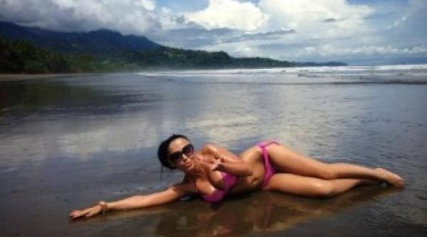 imaginea cu andreea mantea in bikini care te va lasa masca