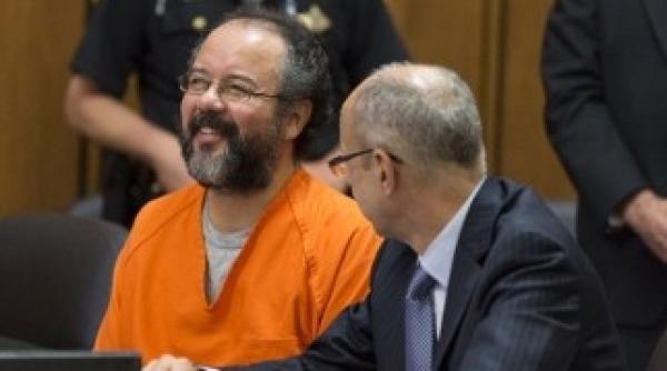 tortionar pentru trei femei inchis pe viata nu erau virgine