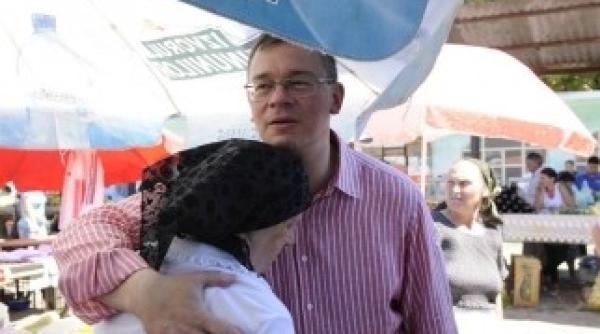 cand ponta nu i acasa mru il provoaca