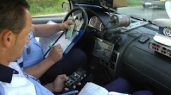 atentie soferi politia supravegheaza in trafic cu autospeciale neinscriptionate si motociclete
