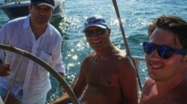 traian basescu la bustul gol pe un velier elena udrea printre pasageri