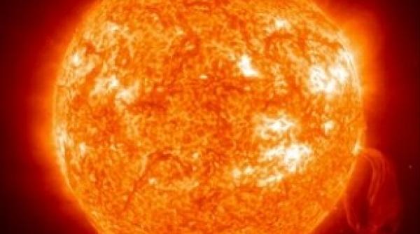 soarele isi va inversa polaritatea vezi efectele asupra pamantului