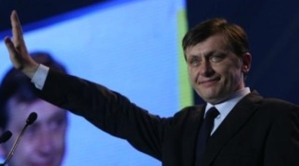 crin antonescu intra in cursa pentru prezidentiale vezi cand are loc primul miting