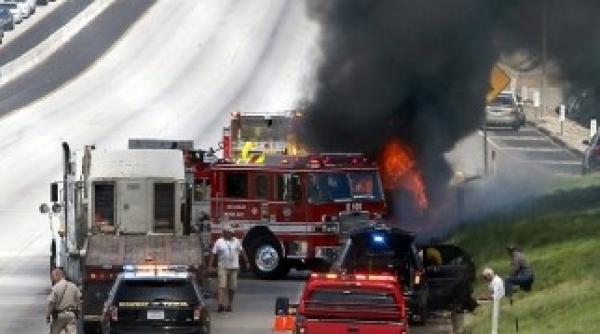 actorul dick van dyke salvat de un trecator masina i a luat foc