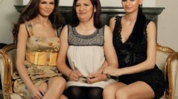 ce mesaj au scris surorile gabor pe coroana mamei lor