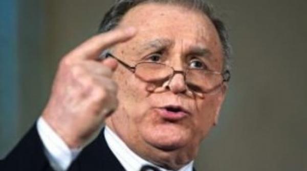 iliescu basescu e nenorocirea noastra poporul l a votat