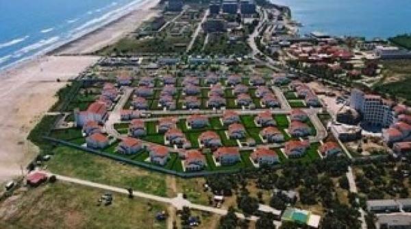 hanul piratilor cu terenul aferent cumparat de fostul prefect de braila