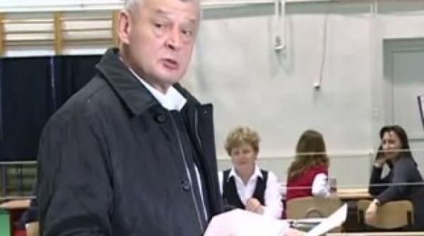 oprescu propune eutanasierea cainilor