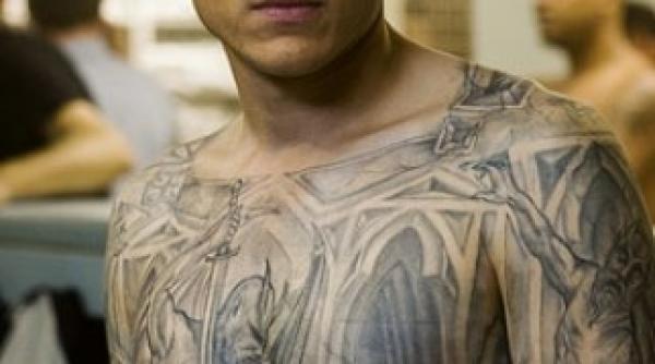 eroul din prison break socheaza am vrut sa ma sinucid