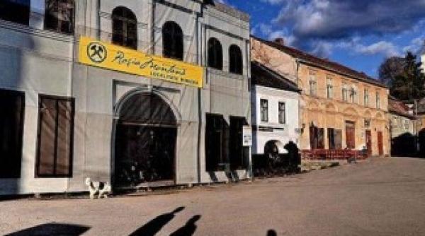 localnicii din rosia montana protesteaza impotriva revendicarilor din piata universitatii