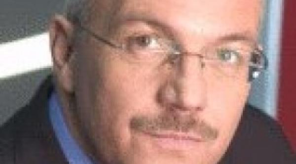 purtatorul de cuvant al miscarii populare este un ziarist fost consilier al robertei anastase