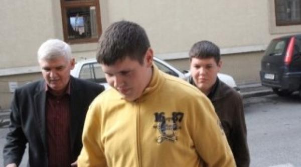 socant ce au gasit procurorii in calculatorul baietilor unor avocati