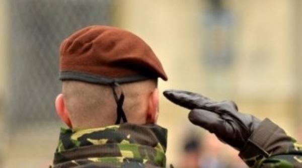 un militar s a impuscat in cap avea doar 25 de ani