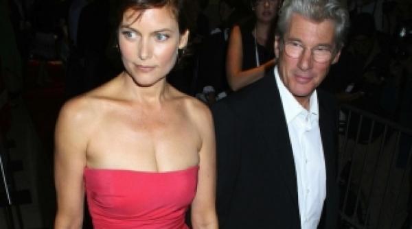 richard gere s ar fi despartit de sotia sa actrita carey lowell