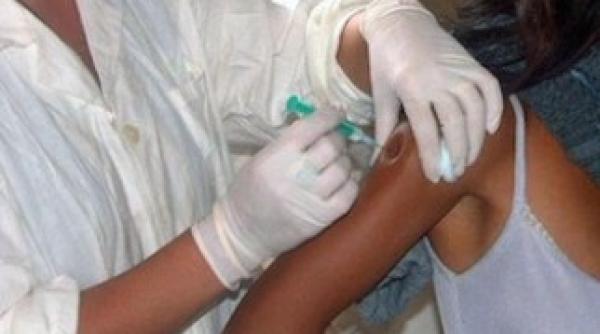 fetele cu varste cuprinse intre 11 si 14 ani urgent la medic