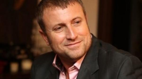 catalin botezatu fotografie incendiara in cada de baie