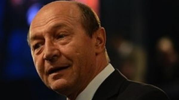 basescu la rosia montana e un protest fabricat chiar daca