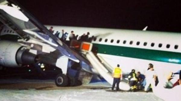 avion alitalia implicat intr un incident