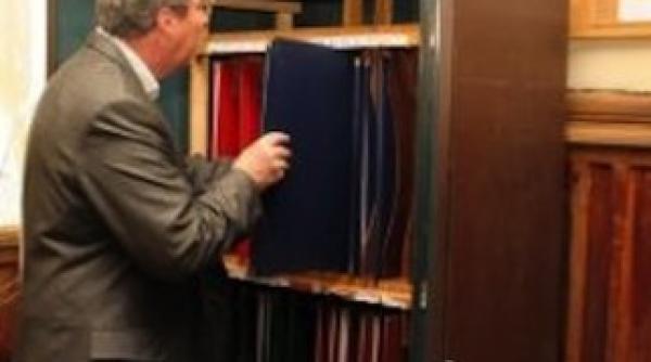 ccr profesorii pensionari pot primi si salariu daca se intorc la catedra