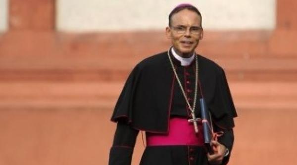 episcop risipitor suspendat din functie de vatican