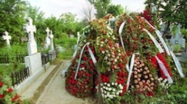 bancul zilei doua blonde la o petrecere in aer liber