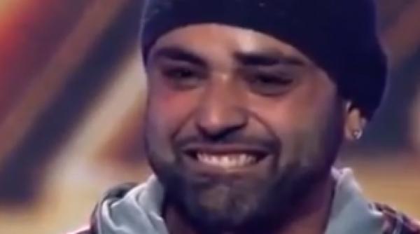 cancerul i a luat jumatate din limba vocea lui te va face sa plangi