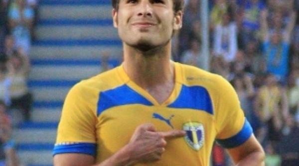 e oficial mutu si a anuntat revenirea in fotbalul romanesc unde va juca