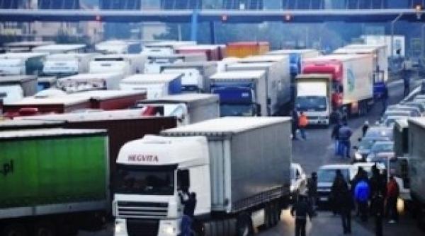 sa plece soferii romani spun transportatorii italieni care intra in greva