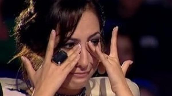 andra dezvaluire bomba urmarit o prin casa cu un cutit