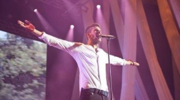 tudor chirila moment ravasitor pe scena la concert ce s intamplat