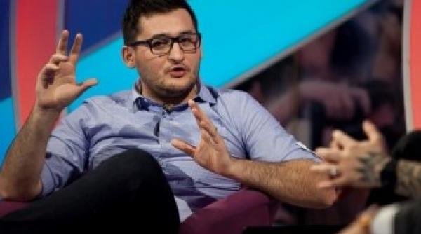 prezentator tv de la trustul intact nu mai contract