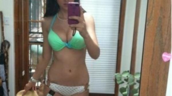 pitipoanca asta si cumparat un costum de baie dar uitat un lucru important