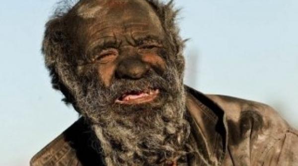 socant cum arata omul care nu s a mai spalat de 60 de ani foto