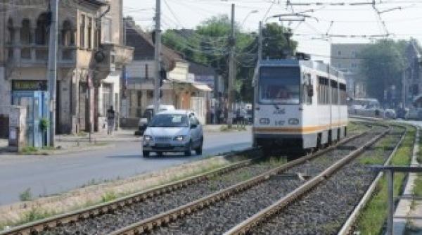 scene socante un barbat fost tarat de tramvai capitala