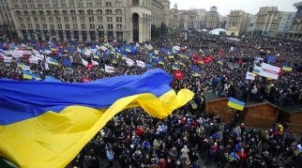ucraina ianukovici va remania guvernul si va modifica legile contestate