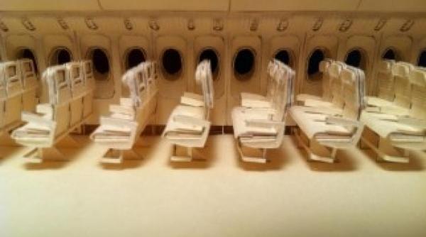 cel mai impresionant avion de hartie