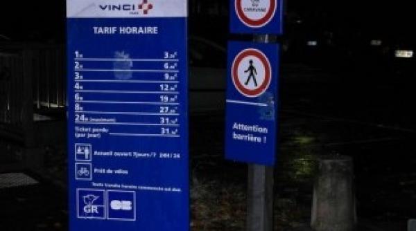 stralucire si saracie fata nevazuta parisului foto