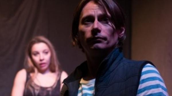 comedie despre swingeri la godot cafe cu marius manole