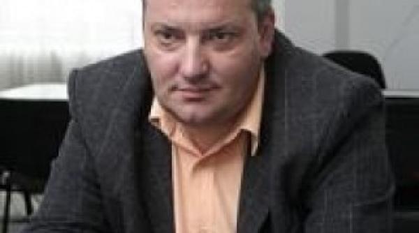 mihaela radulescu si nicoleta luciu umilite de un functionar public