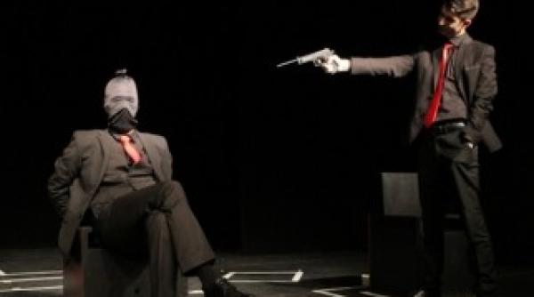 un spectacol interzis tinerilor sub 16 ani de 1 martie la metropolis