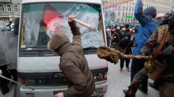 guvernul permite fortelor de ordine din kiev sa traga protestatari