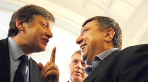 atanasiu ameninta guvernul cu motiunea de cenzura ce spune antonescu