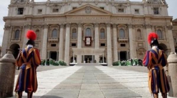 austeritatea a ajuns si la vatican papa suspenda angajarile si orele suplimentare