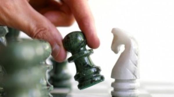 legea care aduce partide mici jocul politic macovei initiatoare