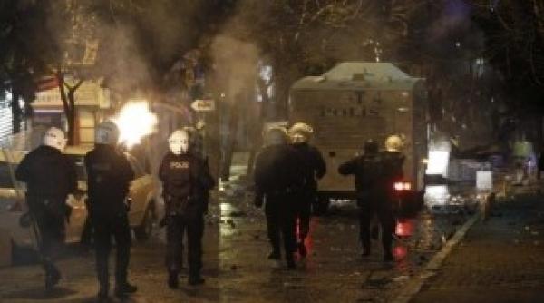 proteste violente la istanbul din cauza cenzurarii internetului