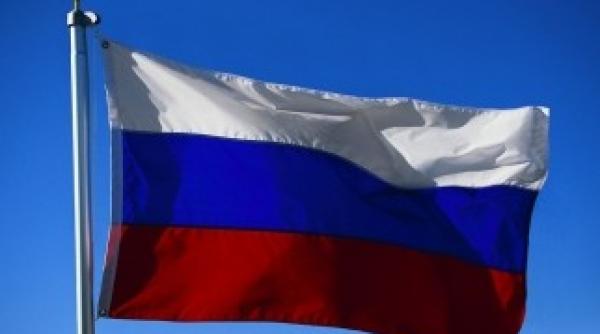 steagul rus pe cladirea parlamentului din crimeea