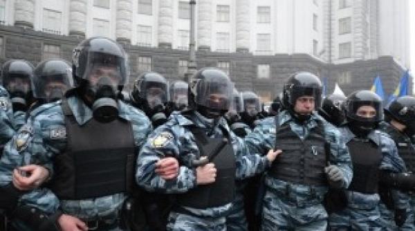 ucraina trupele de represiune berkut vor fi desfiin