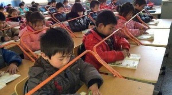 tehnica bizara prin care scolile spun stop miopiei la elevi