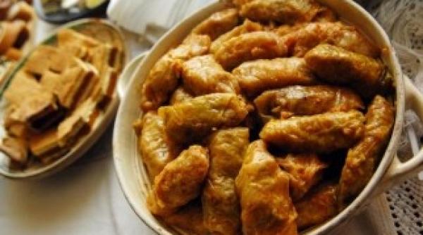 italienii rasisti fac scandal impotriva sarmalelor la cantina scolilor din venetto